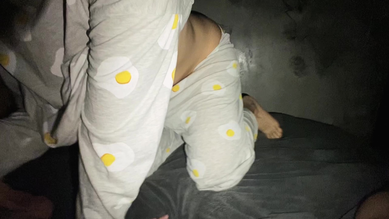 Amateur homemade porn filmed late at night on the phone - Video di sesso gratis - RedTube