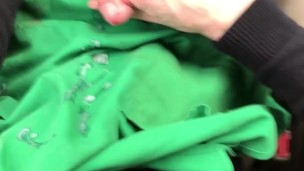 Jacking in car with huge cumshot