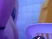 Acepte que mi primo me grabé bañándome  3/16