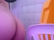 Acepte que mi primo me grabé bañándome  4/16