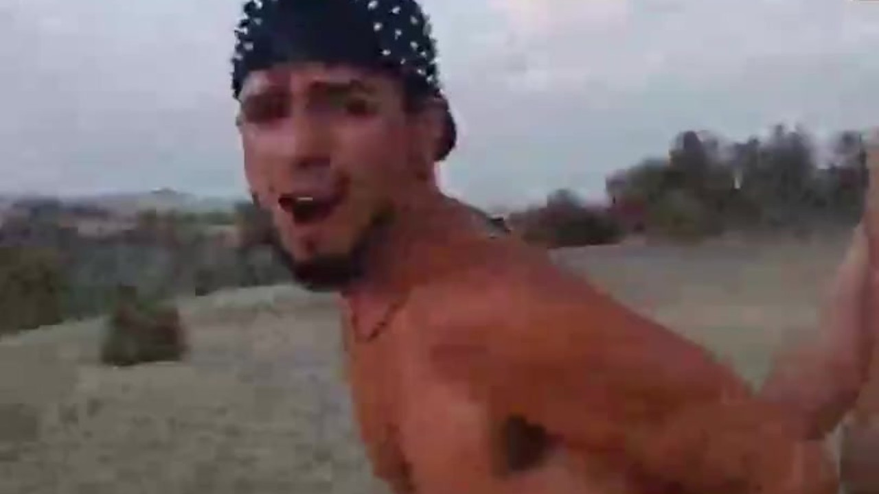 Xisco breed Leo fucking in public in cruising area - Free Sex Video - RedTube