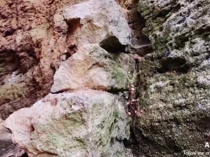 J’explore la nature avec vous en vidéo Et on BAISE en PUBLIC dans UNE GROTTE! - ALLICE STORIE’s Ep.2