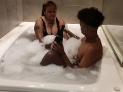 Invite a mi amigo a conocer mi nueva casa y no deja de mirarme el culo| SEXO EN ESPAÑOL 3/16