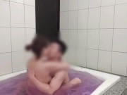 【生ハメ・中出し】ラブホのお風呂でエロい尻を掴んでパンパン音鳴らして杭打ちピストン♡犯されるのが好きな年下彼女の締め付けマンコが気持ち良すぎて危険日なのに膣内射精しちゃって妊娠不回避♪孕ませセック 3/16