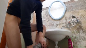 hot student washes in the shower and drains the piss while sitting