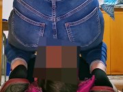 Girl face farting In Jeans 13/16