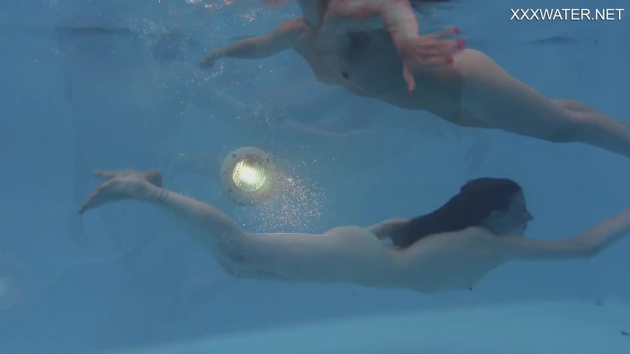 Big tits and small tits Russian pornstars in the pool - 無料セックスビデオ - RedTube