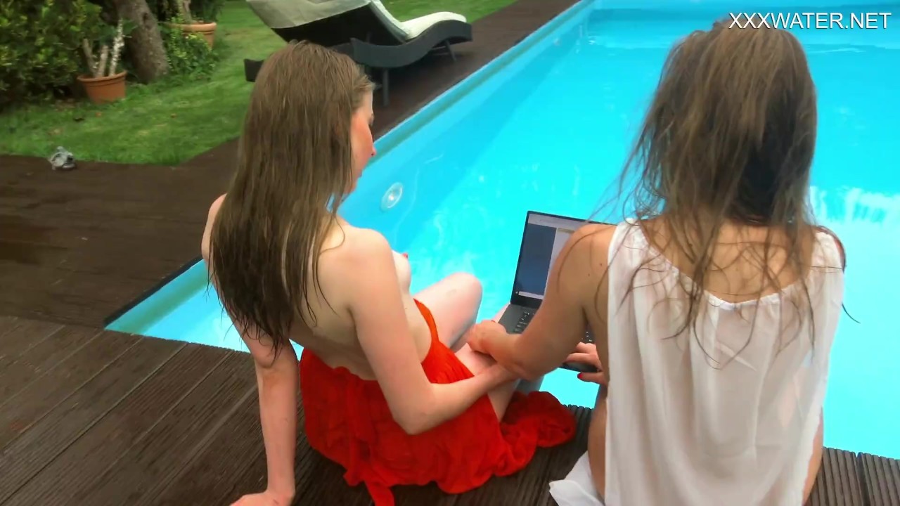 Big tits and small tits Russian pornstars in the pool - 無料セックスビデオ - RedTube