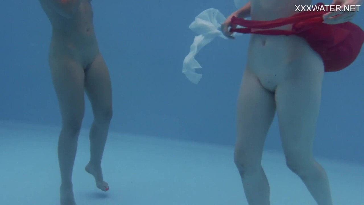 Big tits and small tits Russian pornstars in the pool - 無料セックスビデオ - RedTube