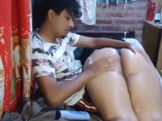 Gordita le masajean las nalgas y disfrutan que la cacheteen, tomala toda putita