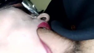 Chupa y me saca el chorro mira