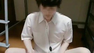イケメンメガネ男子がオナ禁後の連続オナニーで連続発射！039