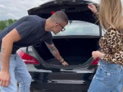 Pov Car sex: Ragazza italiana compra un'auto usata e si scopa il...