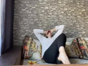МУЖ ВЫШЕЛ Я НЕ СТАЛА ТЕРЯТЬ ВРЕМЯ, ПОДГЛЯДЫВАЮ МАСТУРБАЦИЯ БРЮНЕТКИ