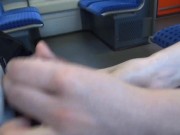 Sie fängt mitten in der S-Bahn an zu blasen 10/16