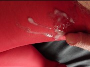 Nylonjunge liebt die Rote Feinstrumpfhose 3 ** Sperma **