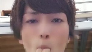 イケメン日本人の指フェラチオ！よだれ垂らしてチュパコキ！040