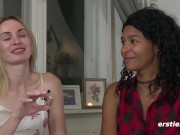 Ersties: Lesbische Amateurmädels haben Sexy-Spaß miteinander