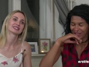 Ersties: Lesbische Amateurmädels haben Sexy-Spaß miteinander 13/16