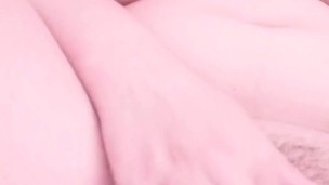 Masturbandome mientras pienso en mi novia