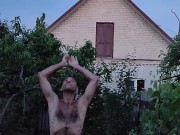 The end of the day in the garden 14/16