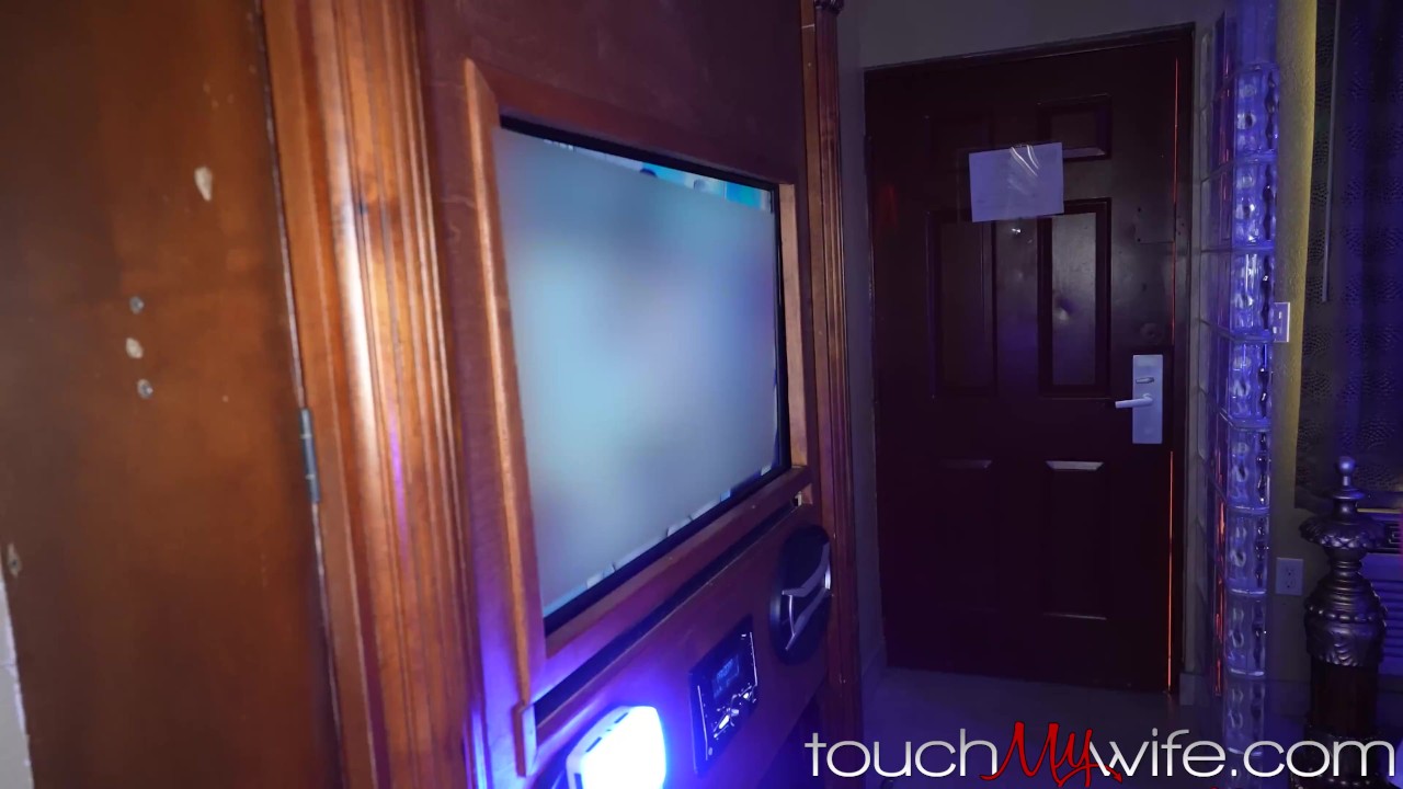 Hooker Hotel Hookup With Cuck Husband - Free Sex Video - RedTube