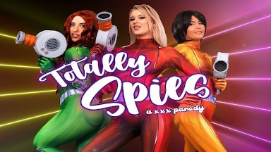 TOTALLY SPIES Make Amazing Group Orgy With You