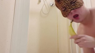 Young gay slut make blowjob to banana wishing that it will be your hard dick (FoodPorn)