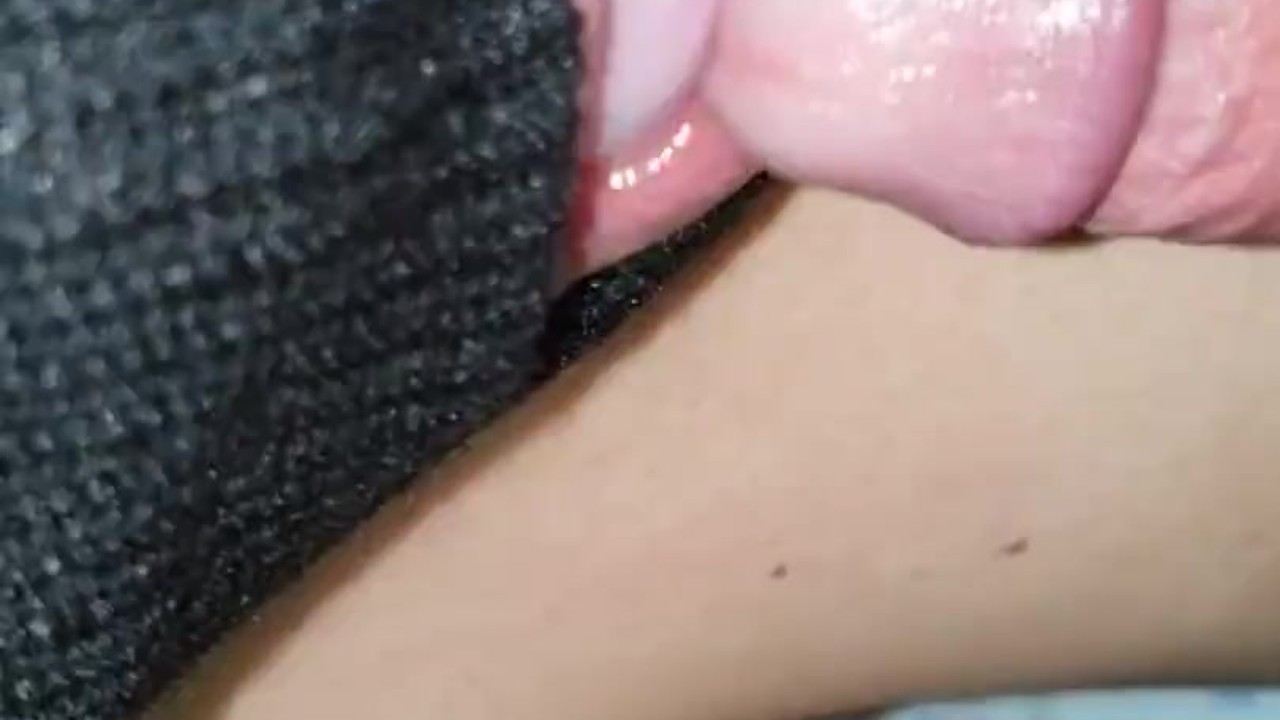 transsexuelle fille fait sucer son demi-frère dans sa chambre - Vidéo de sexe gratuite - RedTube