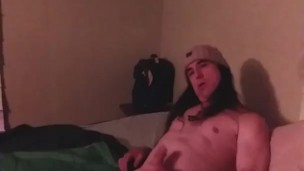 ESTAVA ESFREGANDO NA MINHA PERNA