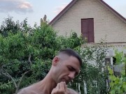 Evening in the garden, there is something to do 14/16