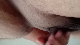 أستيقظ مبكرا وأبدأ بلمس نفسي