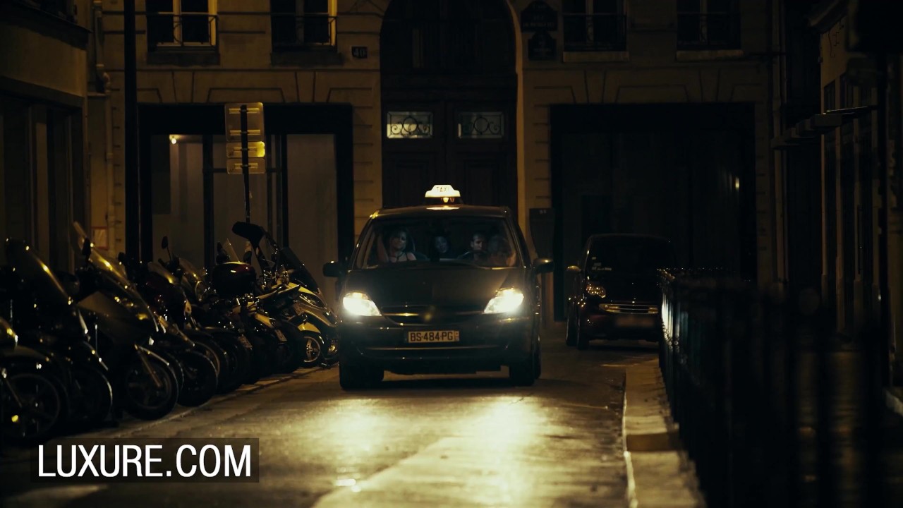 Hardcore orgy in a parisian swinger club - RedTube