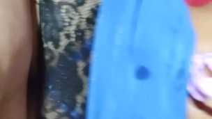 Le pegó en sus nalgas y me dice que que rica esta mi verga y que le dé más duro