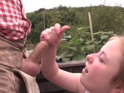 Public in Gartenanalge durchgefickt! Nach dem Volksfest noch ordentlich rannehmen lassen! 8/16