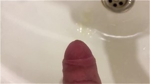 Jerking off on the sink