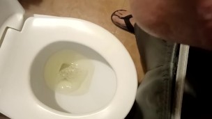 Localguy89 watch me piss