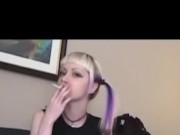 girls smoke