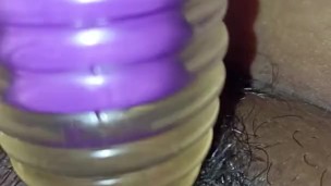 No sabía cómo utilizar el vibrador pero tenía muchas ganas de masturbarme 