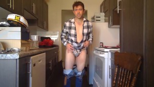 Maolo's XXX Excited to Strip Naked & Cum for Stripper Andy!