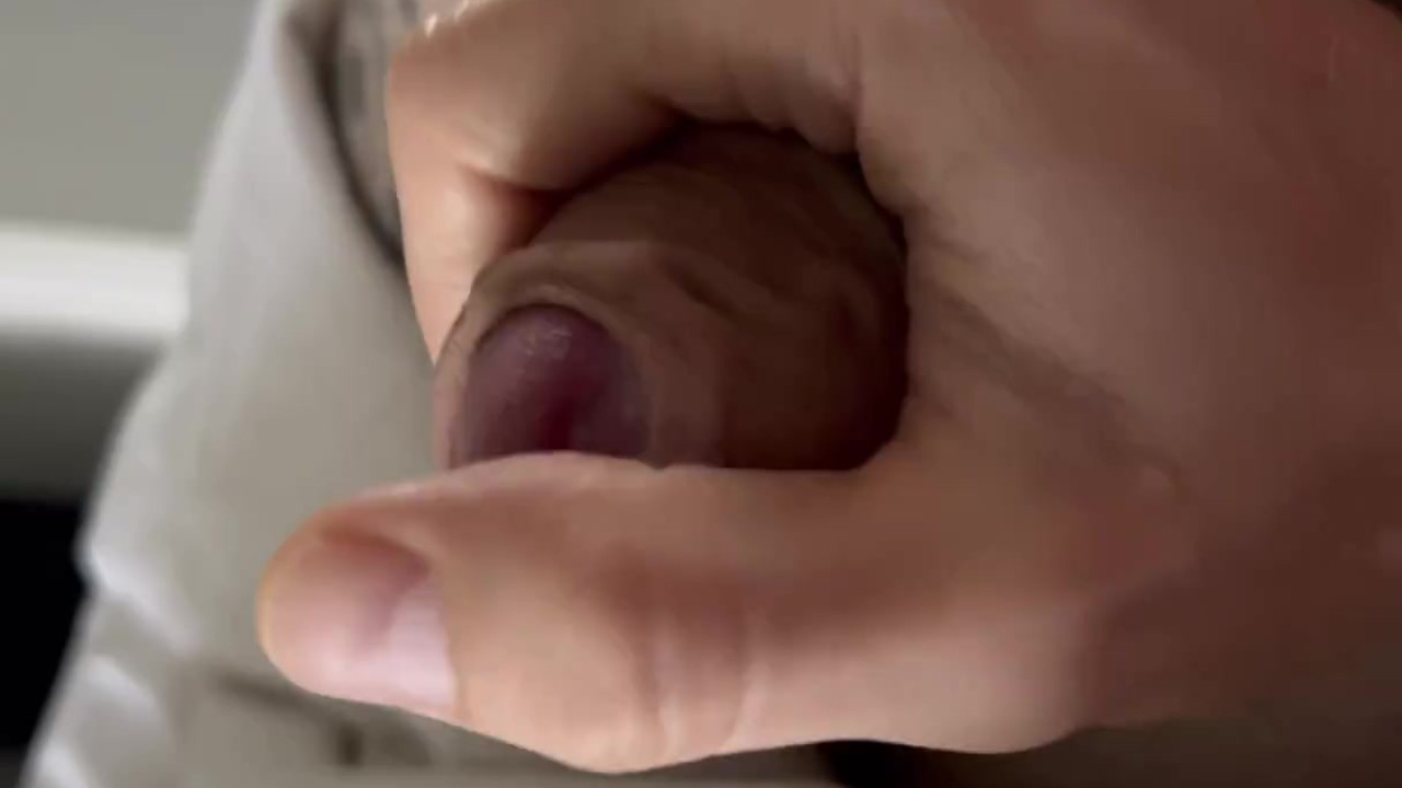 giving a hand to my curious best friend on Holiday - Darmowe seks wideo - RedTube