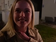 Gratis Gangbang-Schlampe! Vom Bordstein auf den Küchentisch! Geiler spontan Gangbang! 1/16