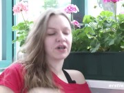 Ersties: Studentin aus Berlin vergnügt sich mit Lieblingstoy 13/16