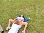 Słodka cipka eksplodowała w upalny dzień na dworze 15/16