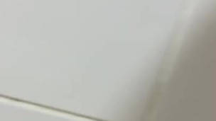 Показал задницу в туалете