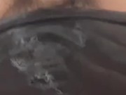 Masturbation dans sa jolie chatte pleine de mouille