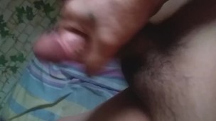 Tinamaan ng libog, nagjakol hanggang labasan.