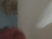 Me masturbo mientras me baño