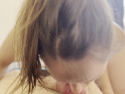 Lucky guy gets incredible blowjob /MODEL: Tori