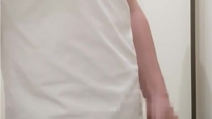 お昼のひととき（至近距離で射精）
